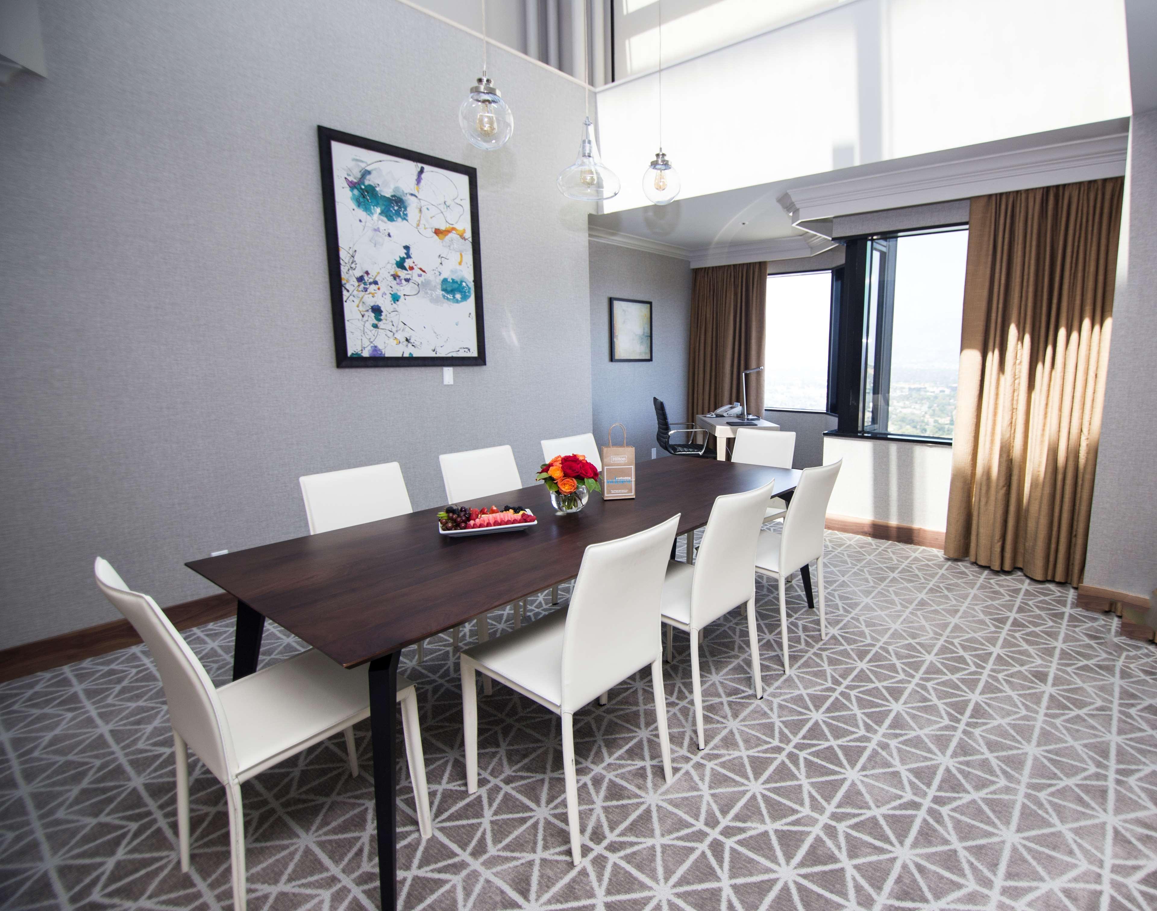 Hilton Angeles-universal Hotel 4*