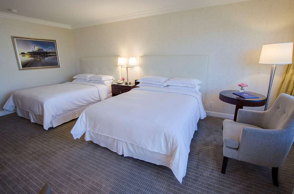 Hilton Angeles-universal 4*